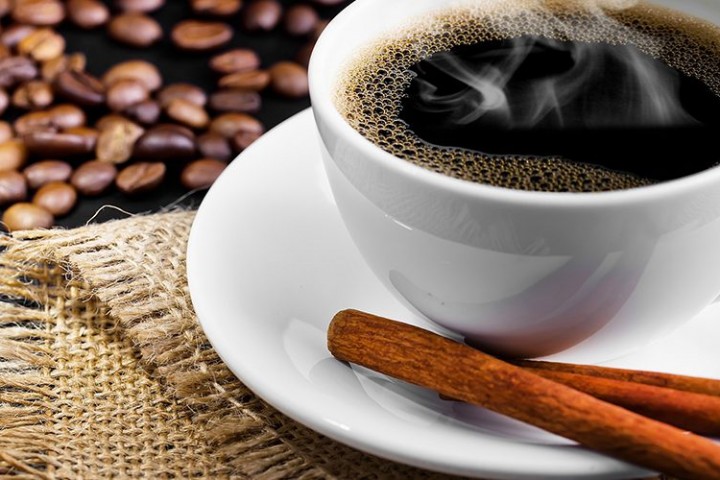 Mỗi ngày nên uống tối đa bao nhiêu tách cà phê để không gây hại cho sức khỏe?