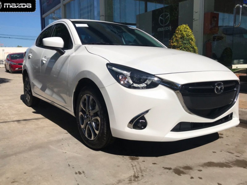Mazda 2 Deluxe