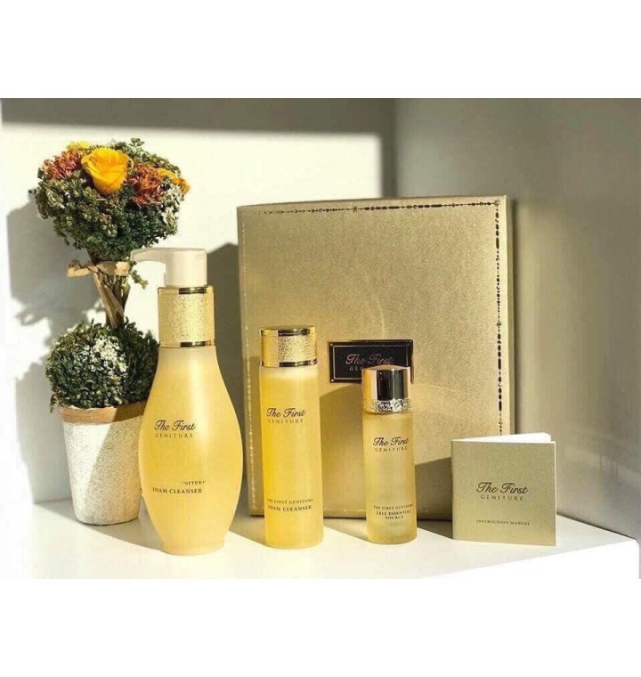 Sữa rửa mặt OHUI THE FIRST GENITURE Foam Cleanser tái sinh da: