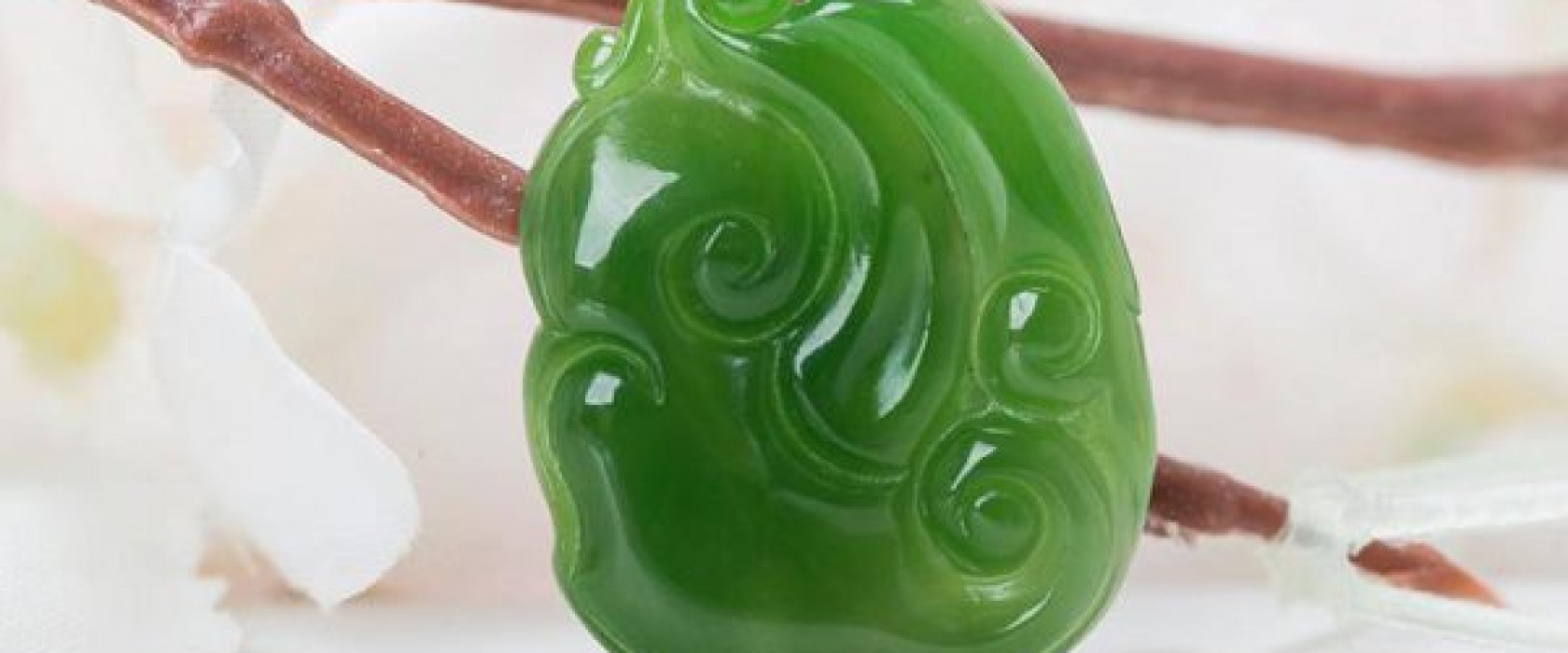 LÀ PHỤ NỮ, CẦN CÓ NGỌC
