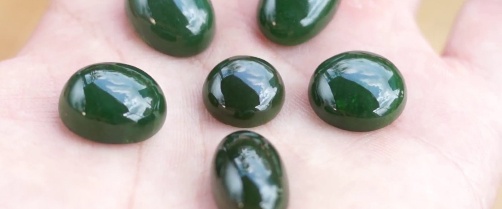 ĐÁ NGỌC BÍCH NEPHRITE - BIỂU TƯỢNG CỦA SỰ MAY MẮN, PHÚ QUÝ