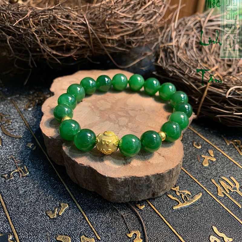 Ngọc bích charm Om Mani