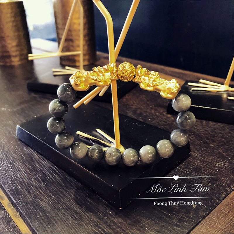 Đá chim ưng charm vàng 24k