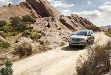 Ford Everest Ambiente – lựa chọn mới cho xe chuyên chở khách du lịch