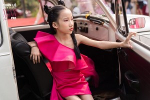Mẫu nhí Joly Thảo Linh đảm nhận vị trí đặc biệt trong show Hi Autumn