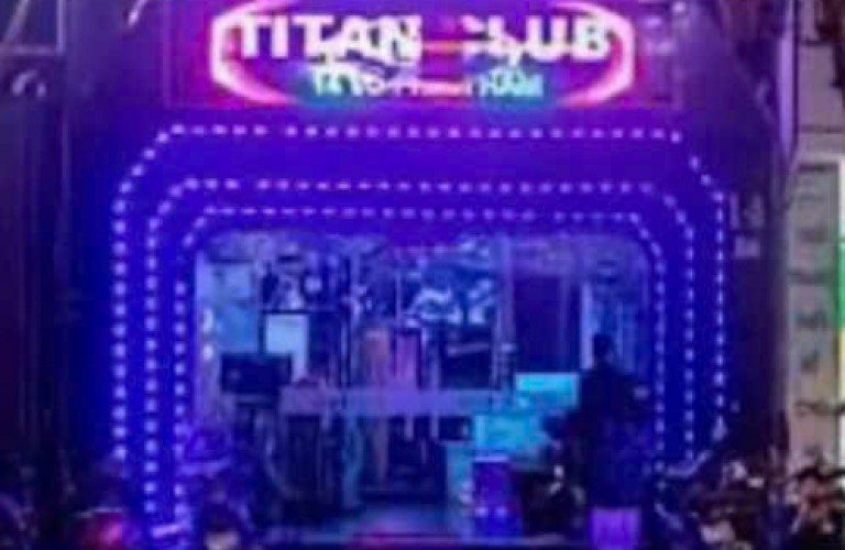 Karaoke Titan 14