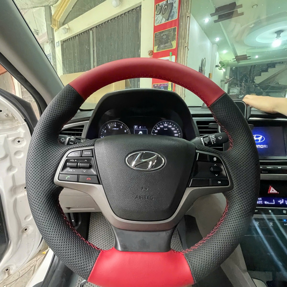 Vô lăng hyundai i10